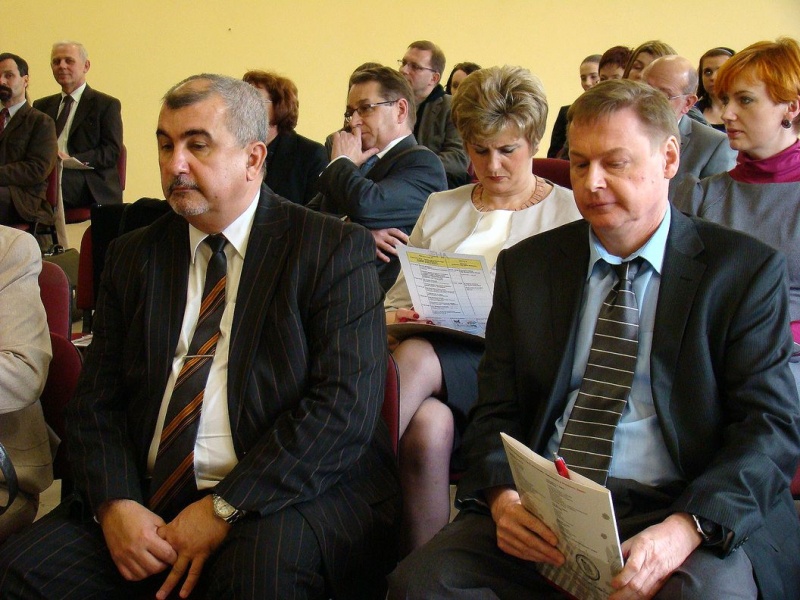 Zdjęcie w galerii na portalu naszwodzislaw.com: Na AHE dyskutowali o reformie wiadomości z regionu