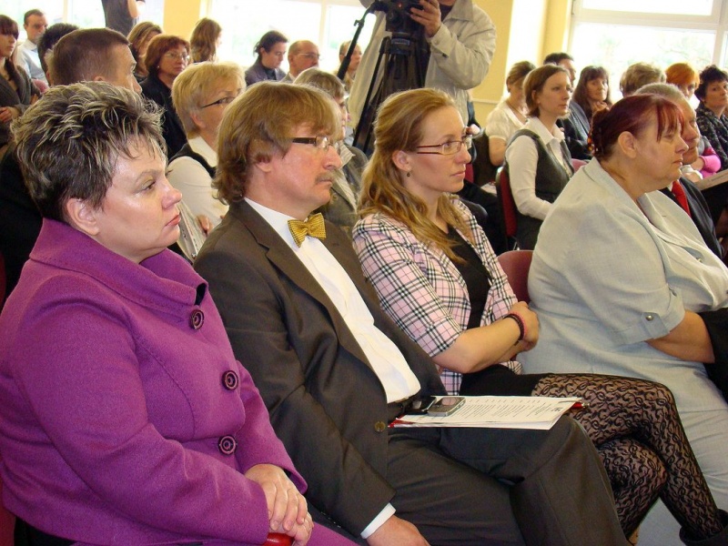 Zdjęcie w galerii na portalu naszwodzislaw.com: Na AHE dyskutowali o reformie wiadomości z regionu