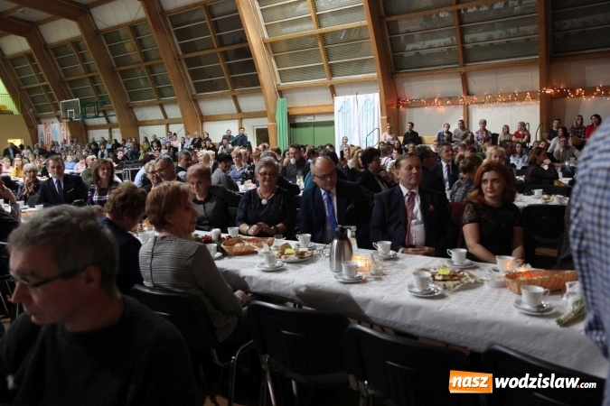 Zdjęcie w galerii na portalu naszwodzislaw.com: Wyjątkowy jubileuszowy koncert noworoczny w szkole w Lubomi wiadomości z regionu
