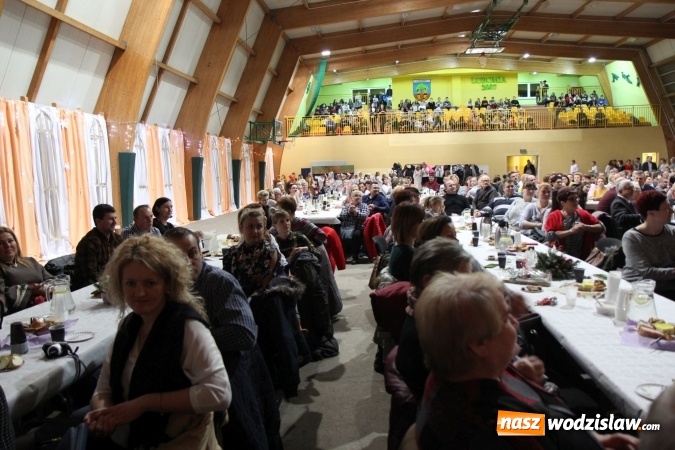Zdjęcie w galerii na portalu naszwodzislaw.com: Wyjątkowy jubileuszowy koncert noworoczny w szkole w Lubomi wiadomości z regionu