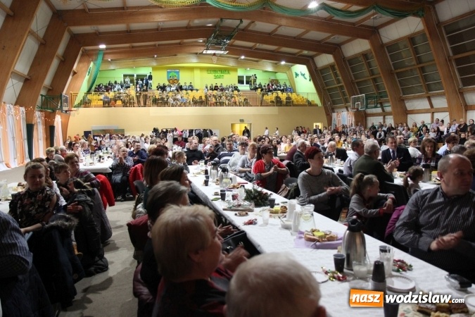 Zdjęcie w galerii na portalu naszwodzislaw.com: Wyjątkowy jubileuszowy koncert noworoczny w szkole w Lubomi wiadomości z regionu