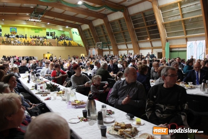 Zdjęcie w galerii na portalu naszwodzislaw.com: Wyjątkowy jubileuszowy koncert noworoczny w szkole w Lubomi wiadomości z regionu