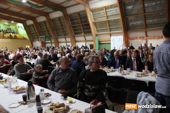Zdjęcie w galerii na portalu naszwodzislaw.com: Wyjątkowy jubileuszowy koncert noworoczny w szkole w Lubomi wiadomości z regionu