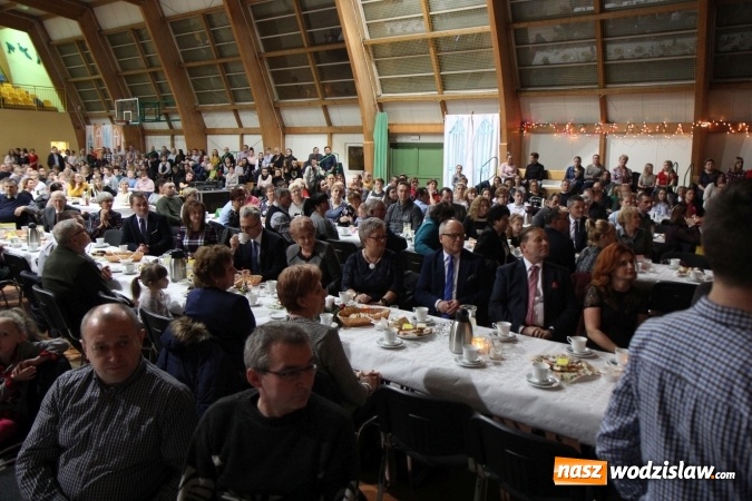 Zdjęcie w galerii na portalu naszwodzislaw.com: Wyjątkowy jubileuszowy koncert noworoczny w szkole w Lubomi wiadomości z regionu