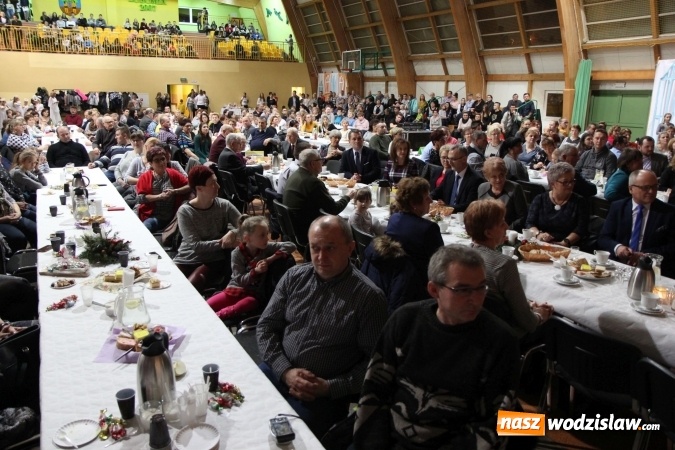 Zdjęcie w galerii na portalu naszwodzislaw.com: Wyjątkowy jubileuszowy koncert noworoczny w szkole w Lubomi wiadomości z regionu