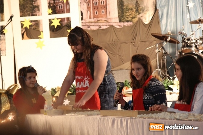 Zdjęcie w galerii na portalu naszwodzislaw.com: Wyjątkowy jubileuszowy koncert noworoczny w szkole w Lubomi wiadomości z regionu