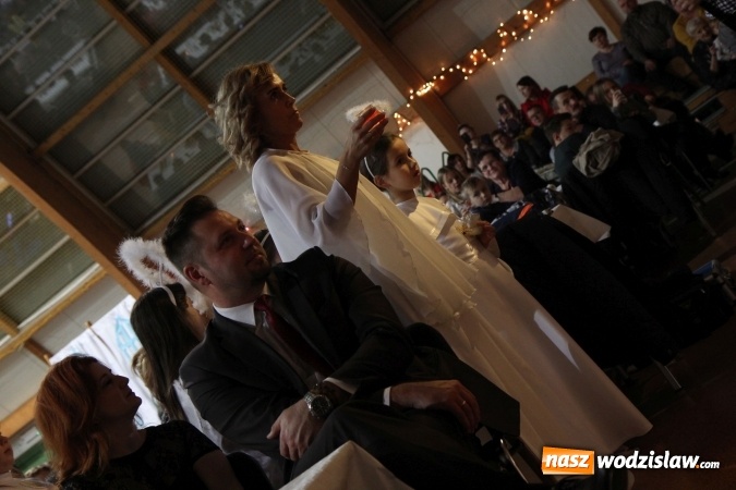 Zdjęcie w galerii na portalu naszwodzislaw.com: Wyjątkowy jubileuszowy koncert noworoczny w szkole w Lubomi wiadomości z regionu