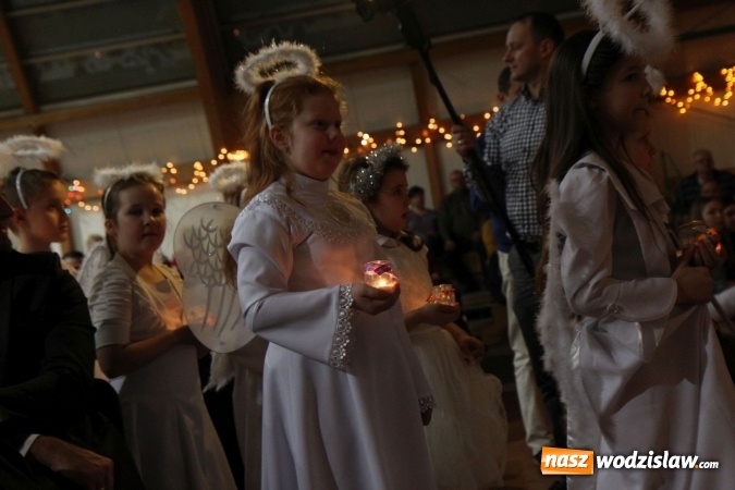 Zdjęcie w galerii na portalu naszwodzislaw.com: Wyjątkowy jubileuszowy koncert noworoczny w szkole w Lubomi wiadomości z regionu