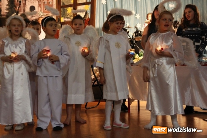 Zdjęcie w galerii na portalu naszwodzislaw.com: Wyjątkowy jubileuszowy koncert noworoczny w szkole w Lubomi wiadomości z regionu