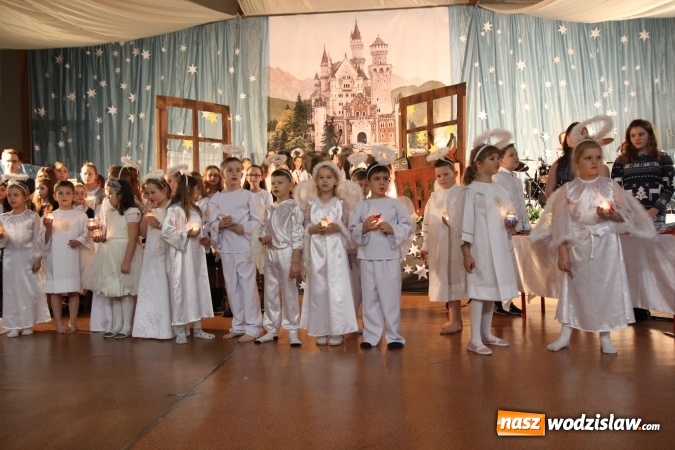 Zdjęcie w galerii na portalu naszwodzislaw.com: Wyjątkowy jubileuszowy koncert noworoczny w szkole w Lubomi wiadomości z regionu