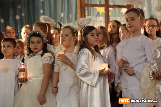 Zdjęcie w galerii na portalu naszwodzislaw.com: Wyjątkowy jubileuszowy koncert noworoczny w szkole w Lubomi wiadomości z regionu