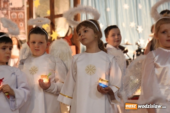 Zdjęcie w galerii na portalu naszwodzislaw.com: Wyjątkowy jubileuszowy koncert noworoczny w szkole w Lubomi wiadomości z regionu