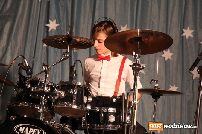 Zdjęcie w galerii na portalu naszwodzislaw.com: Wyjątkowy jubileuszowy koncert noworoczny w szkole w Lubomi wiadomości z regionu