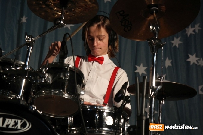 Zdjęcie w galerii na portalu naszwodzislaw.com: Wyjątkowy jubileuszowy koncert noworoczny w szkole w Lubomi wiadomości z regionu