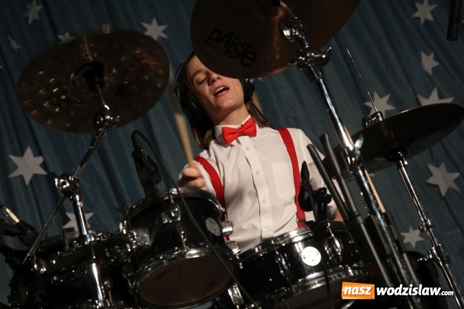 Zdjęcie w galerii na portalu naszwodzislaw.com: Wyjątkowy jubileuszowy koncert noworoczny w szkole w Lubomi wiadomości z regionu