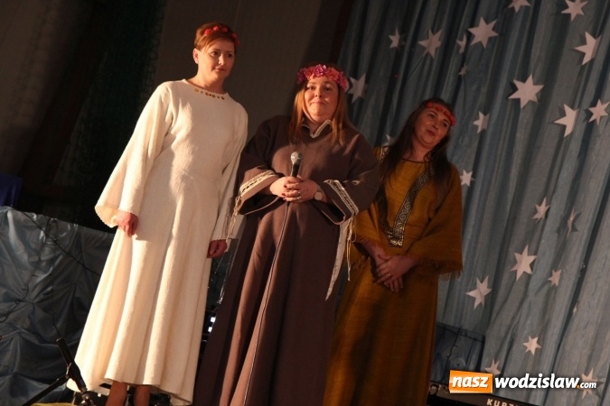 Zdjęcie w galerii na portalu naszwodzislaw.com: Wyjątkowy jubileuszowy koncert noworoczny w szkole w Lubomi wiadomości z regionu