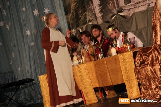 Zdjęcie w galerii na portalu naszwodzislaw.com: Wyjątkowy jubileuszowy koncert noworoczny w szkole w Lubomi wiadomości z regionu