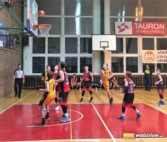 Zdjęcie w galerii na portalu naszwodzislaw.com: Koszykarze MKS Wodzisław awansowali do finału A wiadomości z regionu