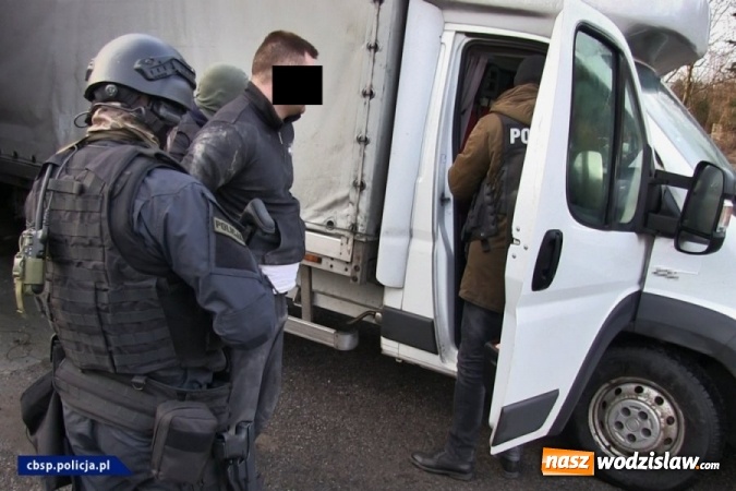 Zdjęcie w galerii na portalu naszwodzislaw.com: Rozbito gang okradający tiry. Działał metodą na plandekę! FOTO i WIDEO wiadomości z regionu