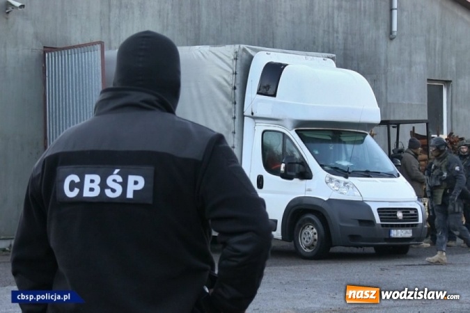 Zdjęcie w galerii na portalu naszwodzislaw.com: Rozbito gang okradający tiry. Działał metodą na plandekę! FOTO i WIDEO wiadomości z regionu