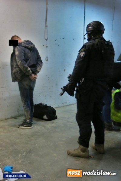 Zdjęcie w galerii na portalu naszwodzislaw.com: Rozbito gang okradający tiry. Działał metodą na plandekę! FOTO i WIDEO wiadomości z regionu