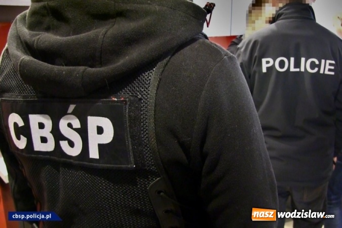 Zdjęcie w galerii na portalu naszwodzislaw.com: Rozbito gang okradający tiry. Działał metodą na plandekę! FOTO i WIDEO wiadomości z regionu