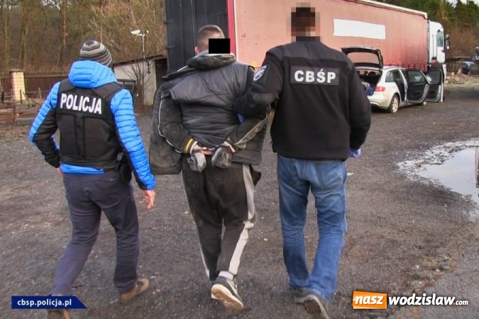 Zdjęcie w galerii na portalu naszwodzislaw.com: Rozbito gang okradający tiry. Działał metodą na plandekę! FOTO i WIDEO wiadomości z regionu