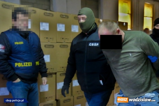 Zdjęcie w galerii na portalu naszwodzislaw.com: Rozbito gang okradający tiry. Działał metodą na plandekę! FOTO i WIDEO wiadomości z regionu