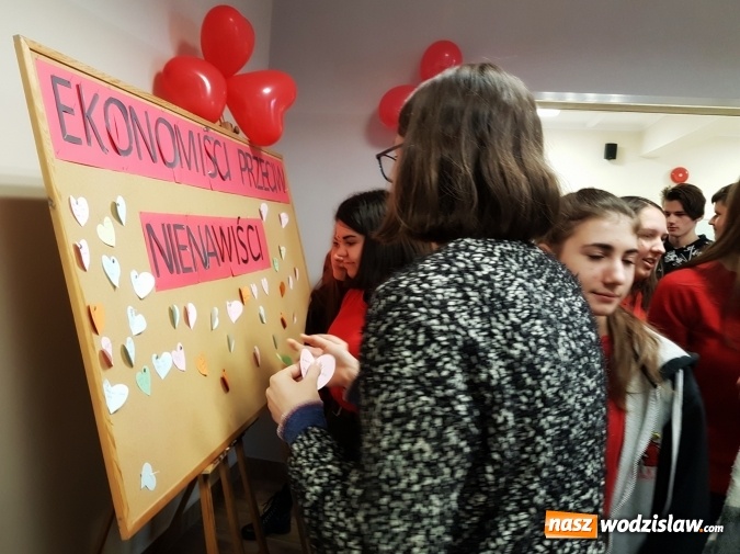 Zdjęcie w galerii na portalu naszwodzislaw.com: Wodzisławscy Ekonomiści przeciw nienawiści wiadomości z regionu