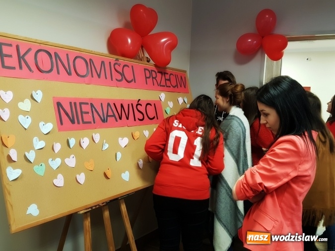 Zdjęcie w galerii na portalu naszwodzislaw.com: Wodzisławscy Ekonomiści przeciw nienawiści wiadomości z regionu