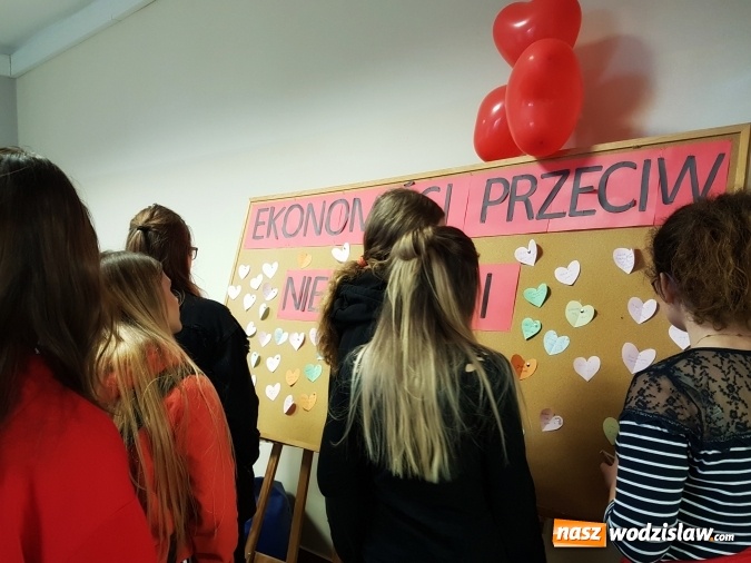 Zdjęcie w galerii na portalu naszwodzislaw.com: Wodzisławscy Ekonomiści przeciw nienawiści wiadomości z regionu