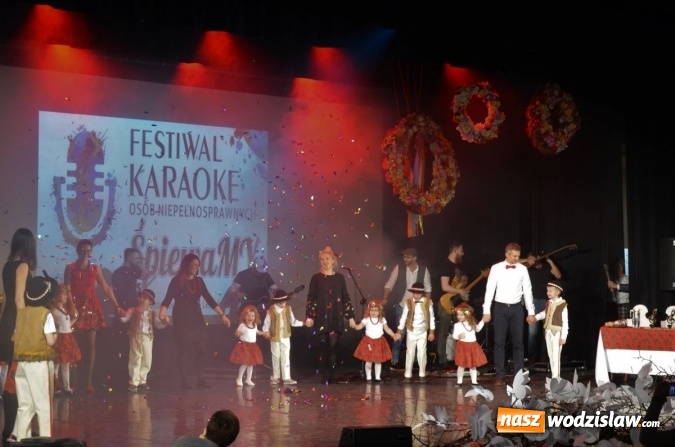Zdjęcie w galerii na portalu naszwodzislaw.com: Karaoke w rytmie folku w WCK wiadomości z regionu