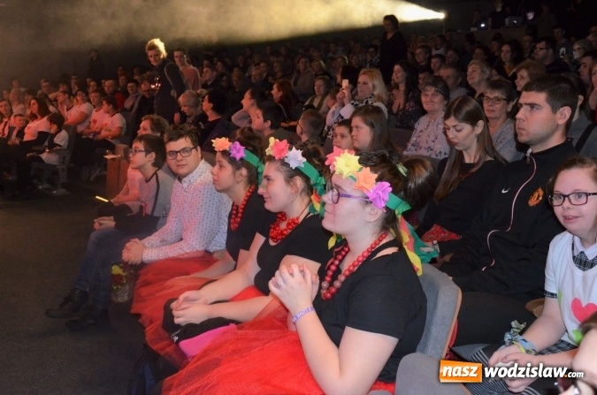 Zdjęcie w galerii na portalu naszwodzislaw.com: Karaoke w rytmie folku w WCK wiadomości z regionu