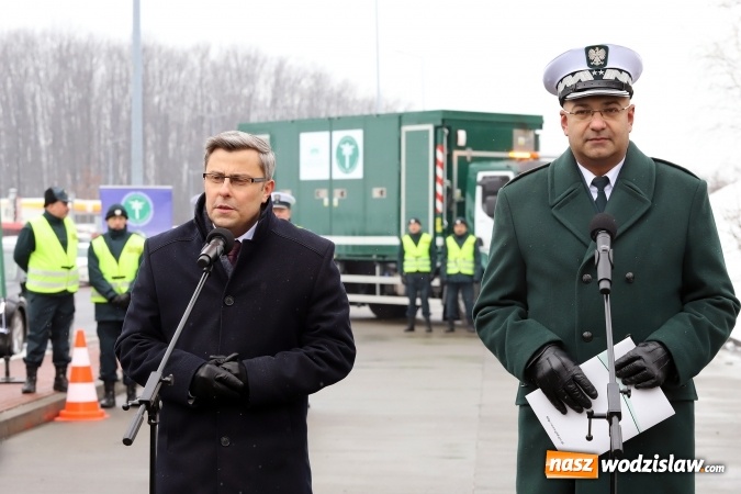 Zdjęcie w galerii na portalu naszwodzislaw.com: Na śląskich drogach pojawił się zielony TRANSFORMERS wiadomości z regionu