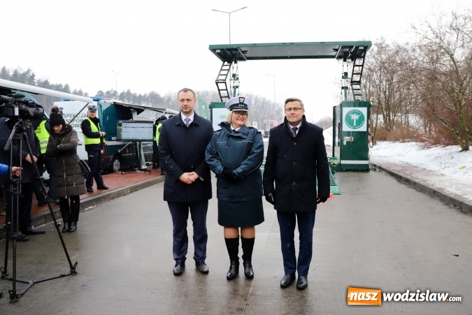 Zdjęcie w galerii na portalu naszwodzislaw.com: Na śląskich drogach pojawił się zielony TRANSFORMERS wiadomości z regionu