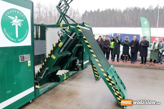 Zdjęcie w galerii na portalu naszwodzislaw.com: Na śląskich drogach pojawił się zielony TRANSFORMERS wiadomości z regionu