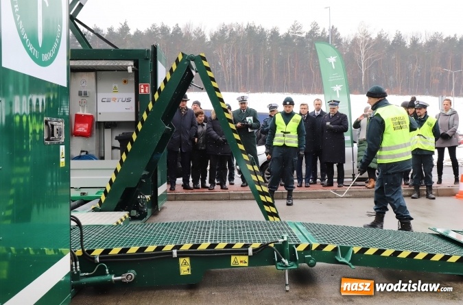 Zdjęcie w galerii na portalu naszwodzislaw.com: Na śląskich drogach pojawił się zielony TRANSFORMERS wiadomości z regionu