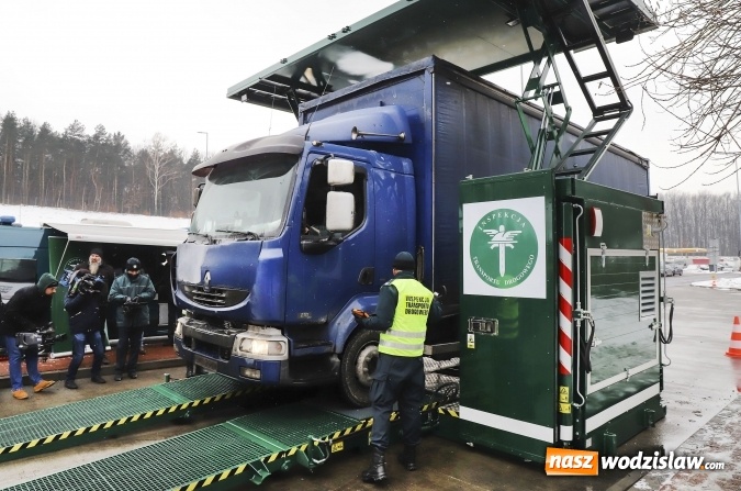 Zdjęcie w galerii na portalu naszwodzislaw.com: Na śląskich drogach pojawił się zielony TRANSFORMERS wiadomości z regionu