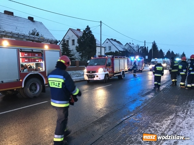 Zdjęcie w galerii na portalu naszwodzislaw.com: Pięć osób w szpitalu po wypadku audi z powiatu wodzisławskiego. Młodzi ludzie wracali z imprezy urodzinowej  wiadomości z regionu