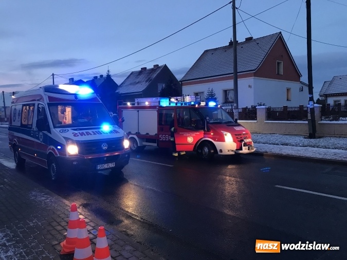 Zdjęcie w galerii na portalu naszwodzislaw.com: Pięć osób w szpitalu po wypadku audi z powiatu wodzisławskiego. Młodzi ludzie wracali z imprezy urodzinowej  wiadomości z regionu