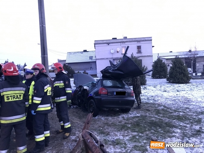 Zdjęcie w galerii na portalu naszwodzislaw.com: Pięć osób w szpitalu po wypadku audi z powiatu wodzisławskiego. Młodzi ludzie wracali z imprezy urodzinowej  wiadomości z regionu