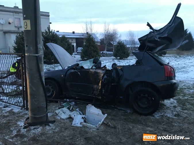 Zdjęcie w galerii na portalu naszwodzislaw.com: Pięć osób w szpitalu po wypadku audi z powiatu wodzisławskiego. Młodzi ludzie wracali z imprezy urodzinowej  wiadomości z regionu
