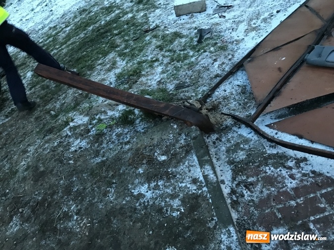 Zdjęcie w galerii na portalu naszwodzislaw.com: Pięć osób w szpitalu po wypadku audi z powiatu wodzisławskiego. Młodzi ludzie wracali z imprezy urodzinowej  wiadomości z regionu