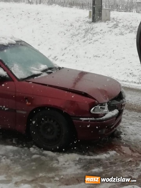 Zdjęcie w galerii na portalu naszwodzislaw.com: Znów spadł śnieg. Wodzisławska policja apeluje o ostrożność wiadomości z regionu