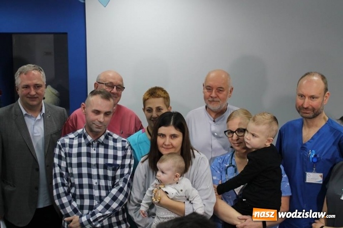 Zdjęcie w galerii na portalu naszwodzislaw.com: Wzruszająca historia. Trzyletni Mikołaj, uratowany z płonącego auta, wrócił do domu wiadomości z regionu