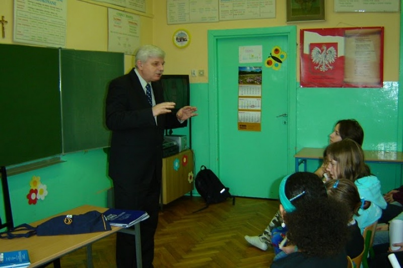 Zdjęcie w galerii na portalu naszwodzislaw.com: Paradowali w strojach z epoki wiadomości z regionu