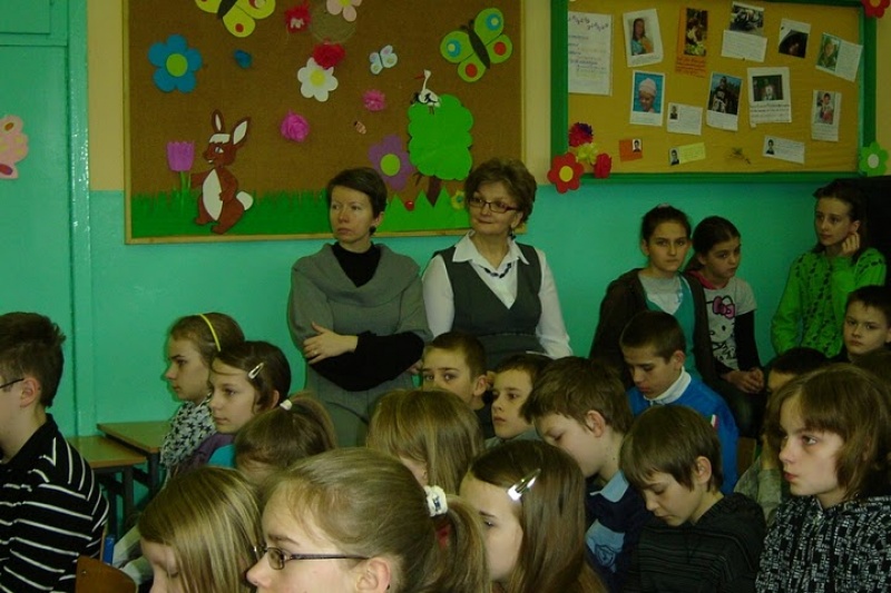 Zdjęcie w galerii na portalu naszwodzislaw.com: Paradowali w strojach z epoki wiadomości z regionu