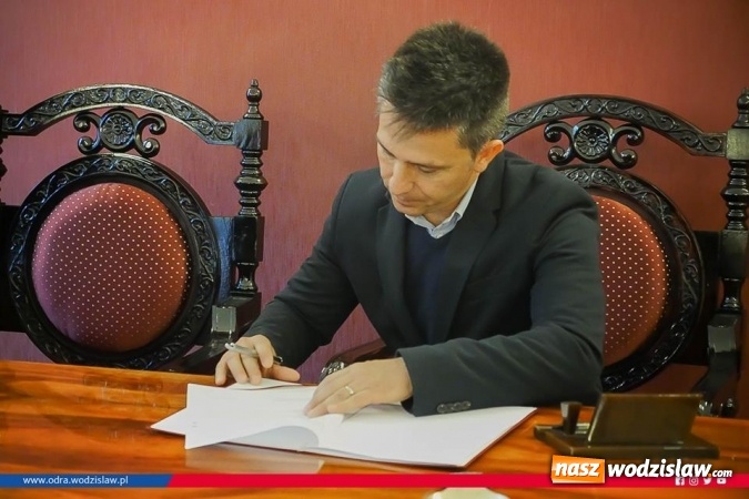 Zdjęcie w galerii na portalu naszwodzislaw.com: Wodzisławska Odra z umową o współpracy z Levante UD wiadomości z regionu