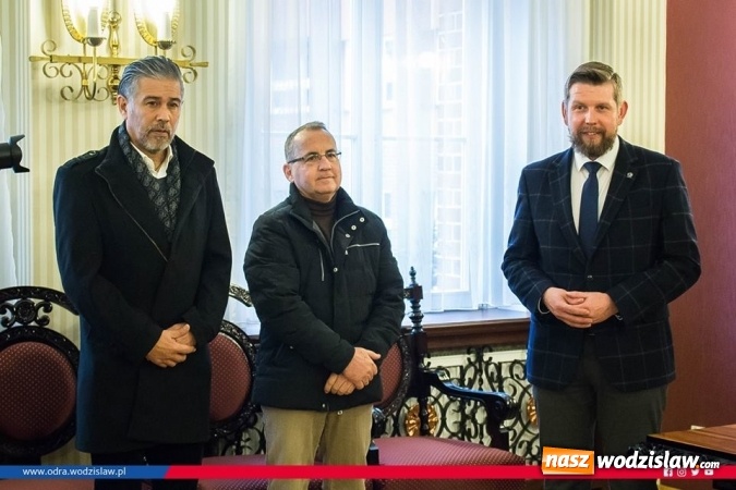 Zdjęcie w galerii na portalu naszwodzislaw.com: Wodzisławska Odra z umową o współpracy z Levante UD wiadomości z regionu