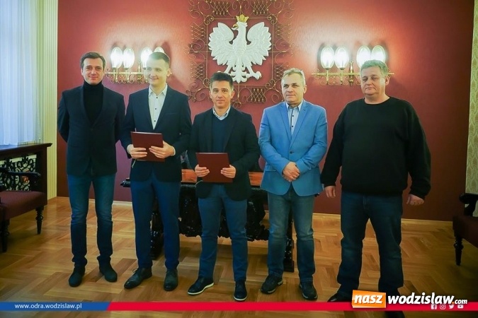 Zdjęcie w galerii na portalu naszwodzislaw.com: Wodzisławska Odra z umową o współpracy z Levante UD wiadomości z regionu